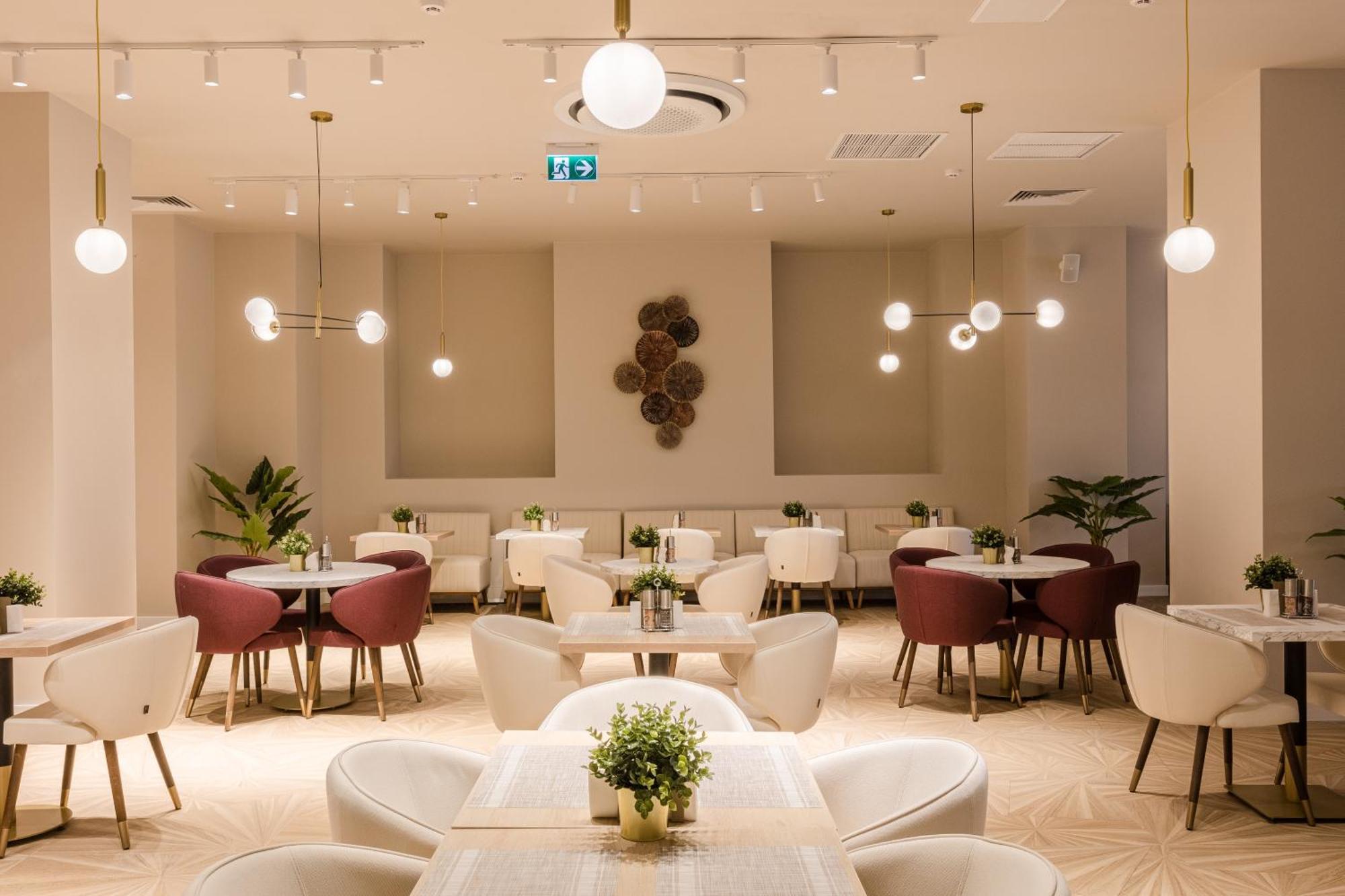 Ramada By Wyndham Bucharest Otopeni Airport Dış mekan fotoğraf