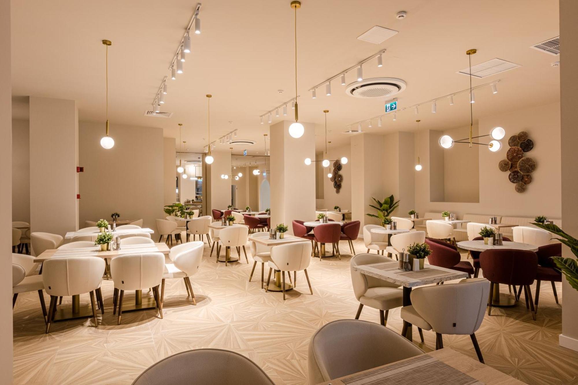 Ramada By Wyndham Bucharest Otopeni Airport Dış mekan fotoğraf