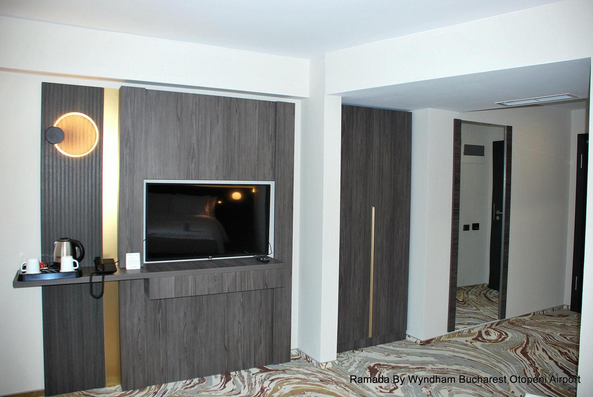 Ramada By Wyndham Bucharest Otopeni Airport Dış mekan fotoğraf