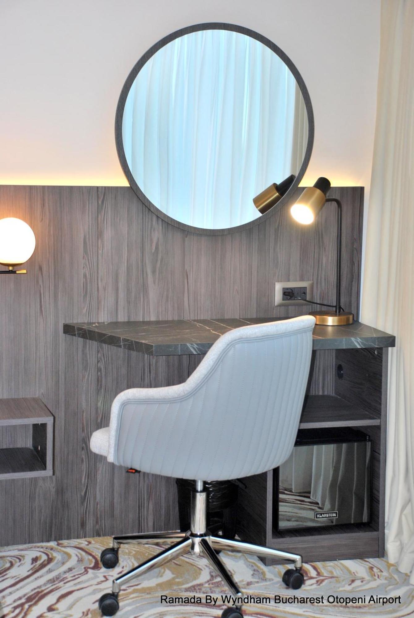 Ramada By Wyndham Bucharest Otopeni Airport Dış mekan fotoğraf