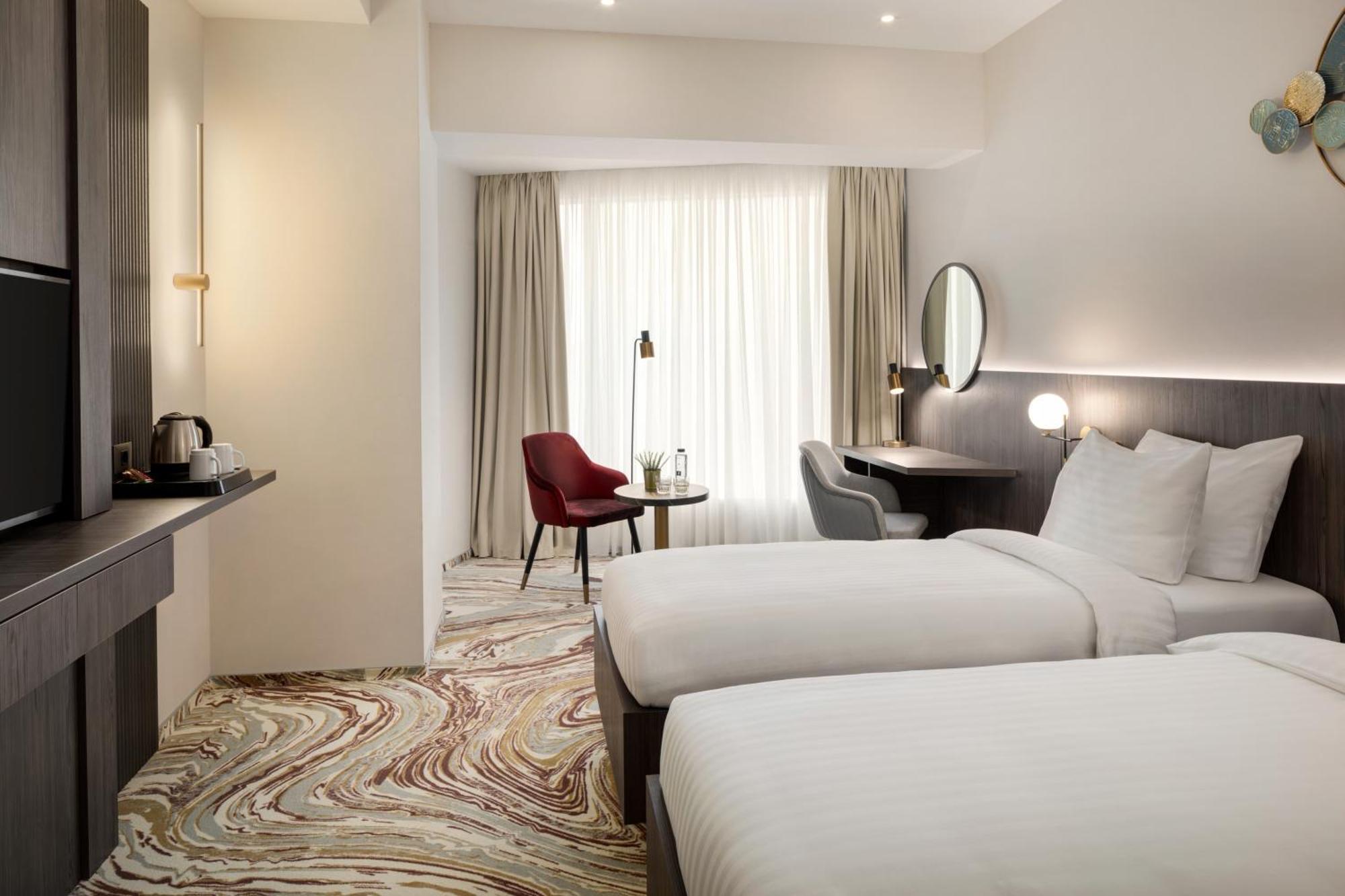 Ramada By Wyndham Bucharest Otopeni Airport Dış mekan fotoğraf