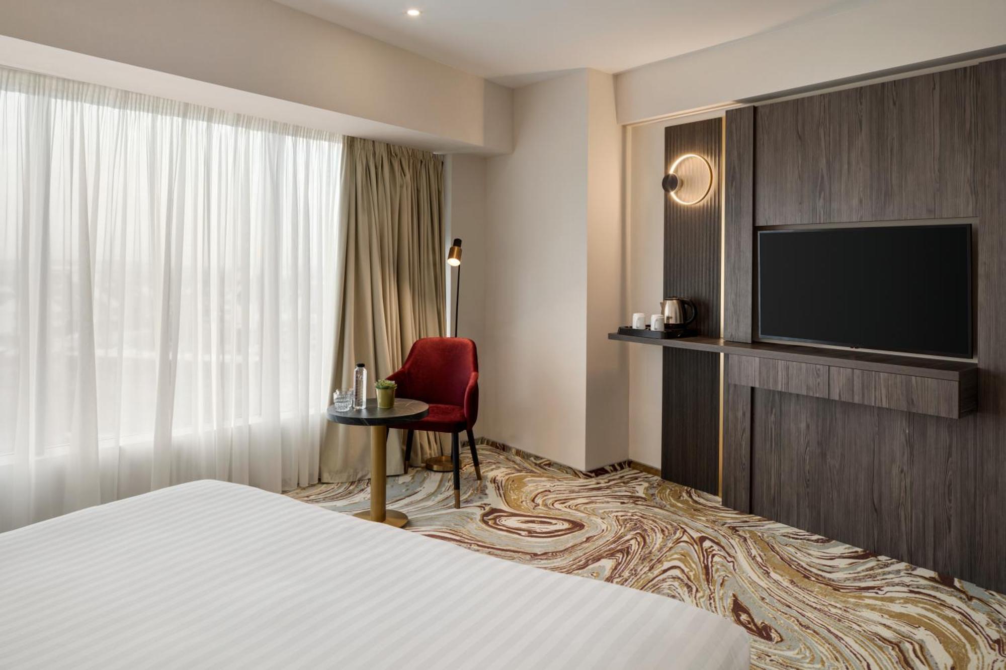 Ramada By Wyndham Bucharest Otopeni Airport Dış mekan fotoğraf